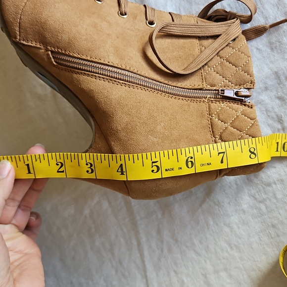 Me too Francis Fauz Suede Heel Ankle Booties Lace-Up Size 10M - Picture 10 of 11